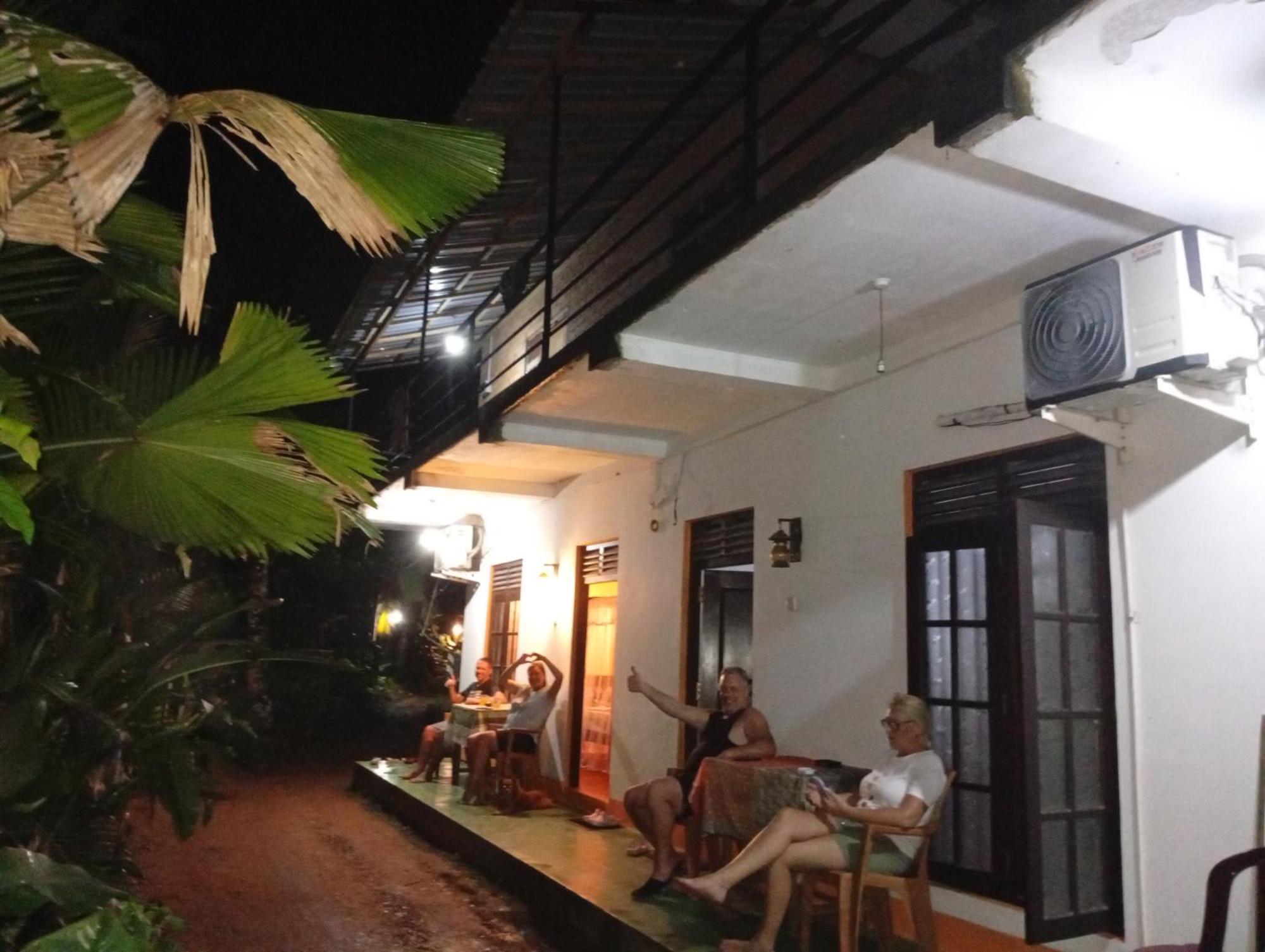 Hotel Jungle guest ,Mirissa Exterior foto